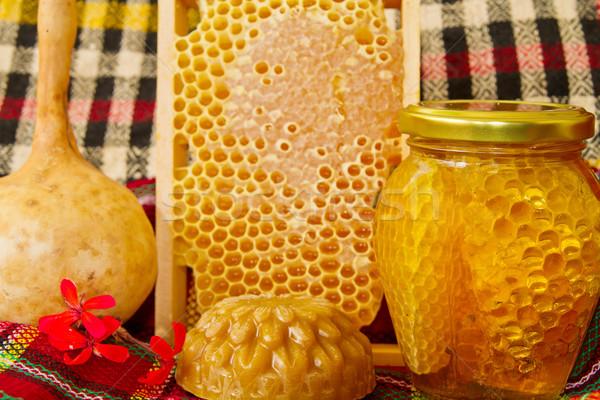 蜂蜜· 蜂窝 · 产品 · 质地 · 食品 ·木 - 商业照片 © yordan